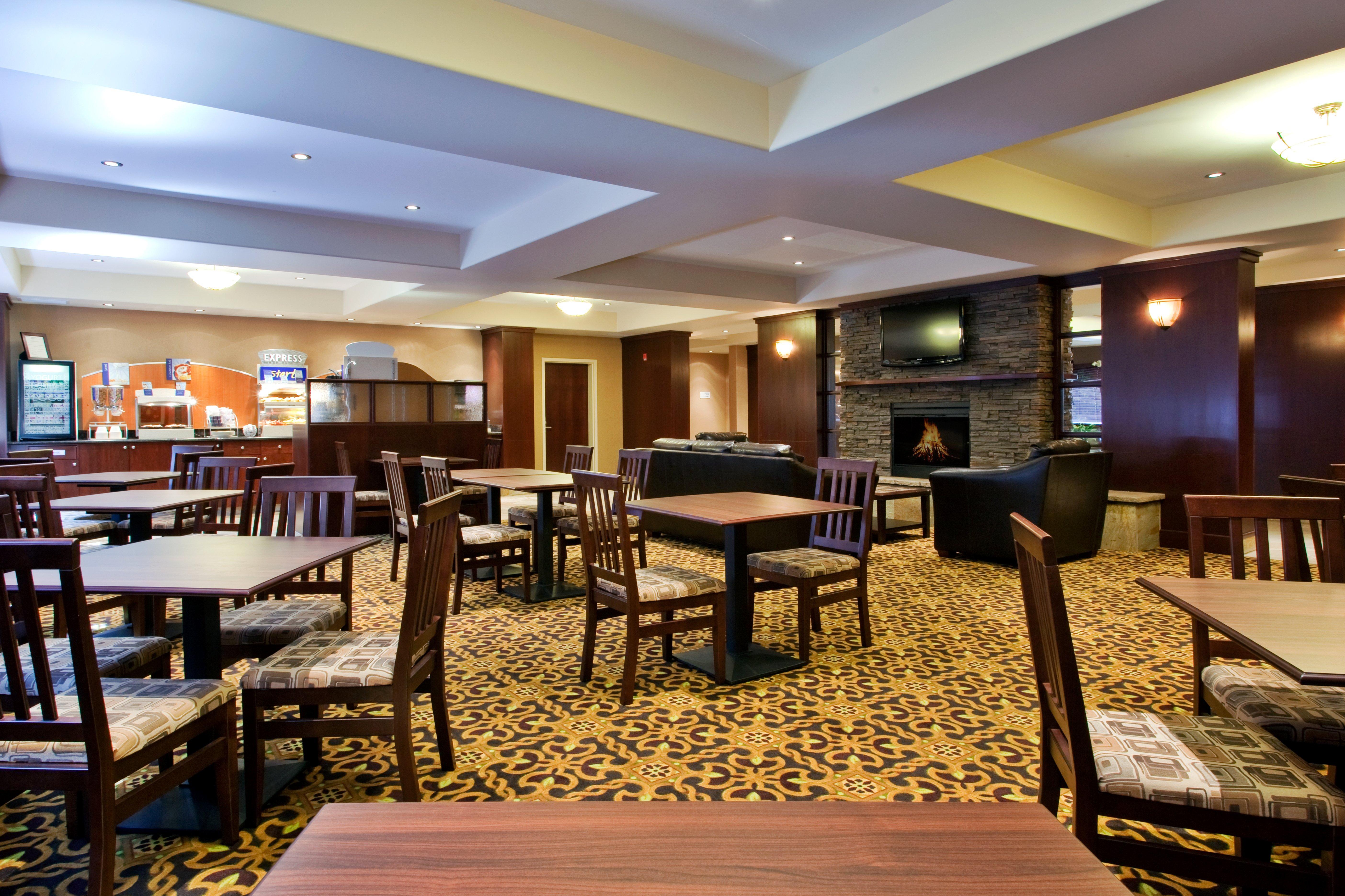 Holiday Inn Express & Suites Whitecourt By Ihg Kültér fotó