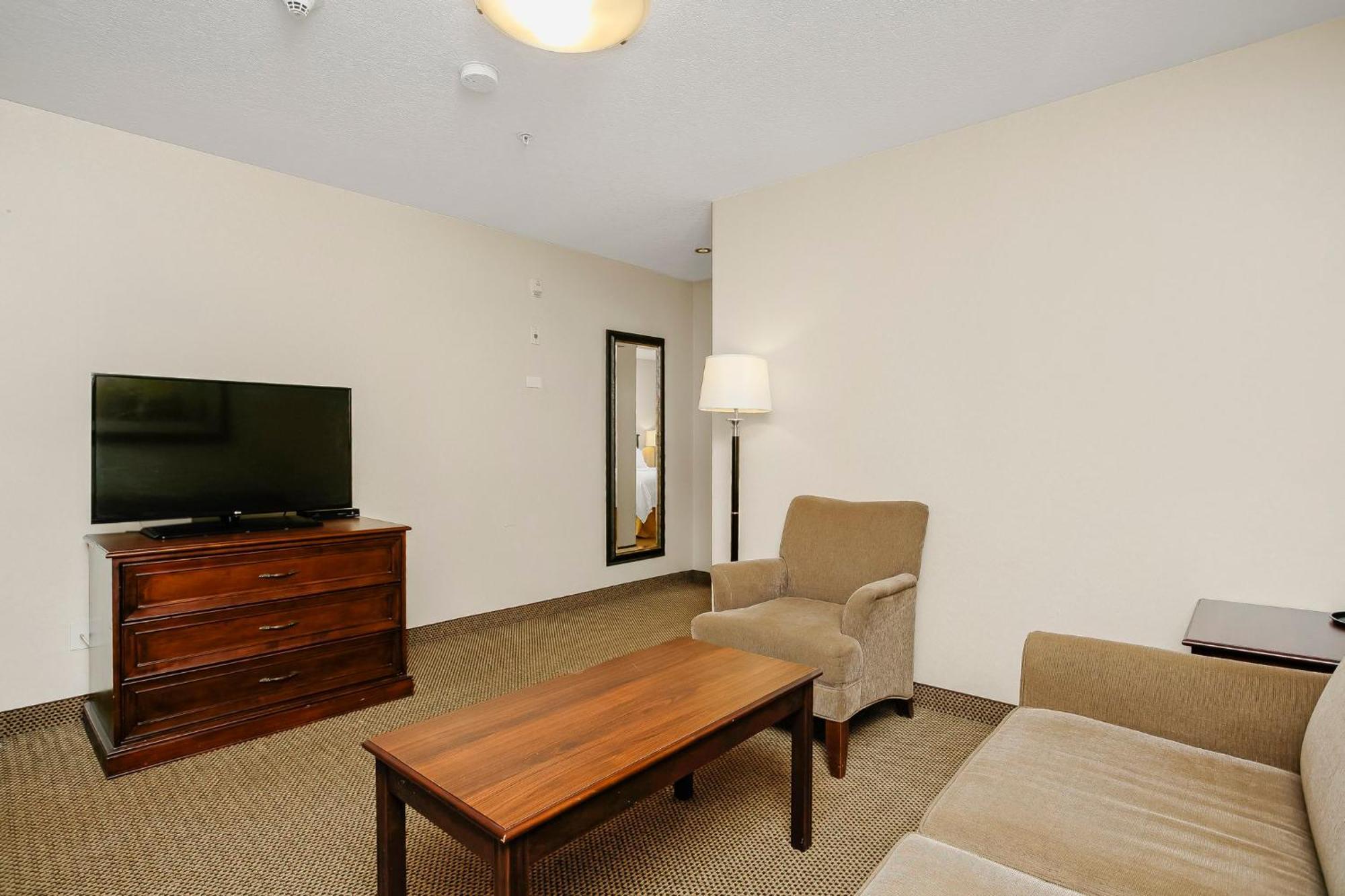 Holiday Inn Express & Suites Whitecourt By Ihg Kültér fotó