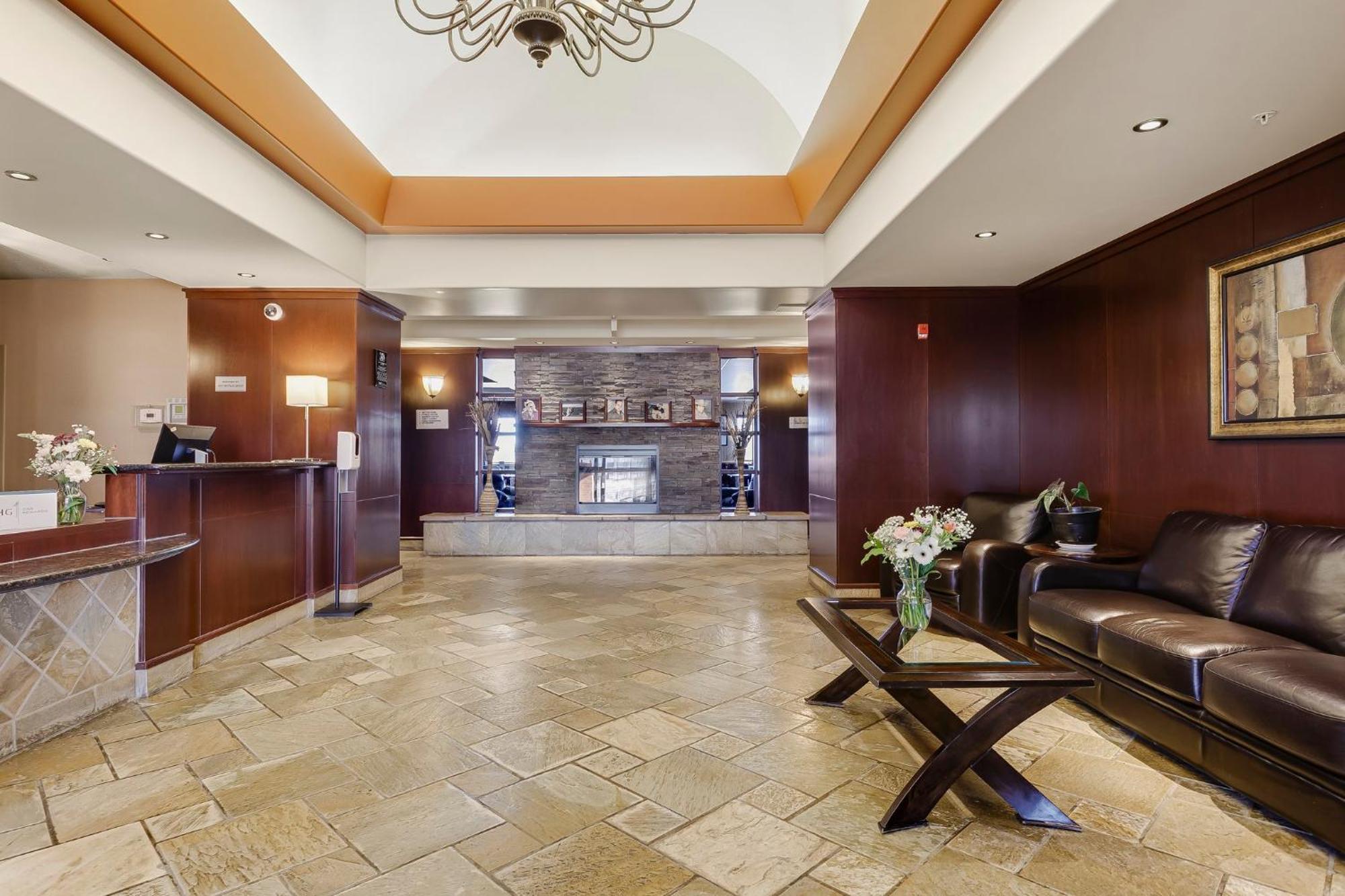 Holiday Inn Express & Suites Whitecourt By Ihg Kültér fotó
