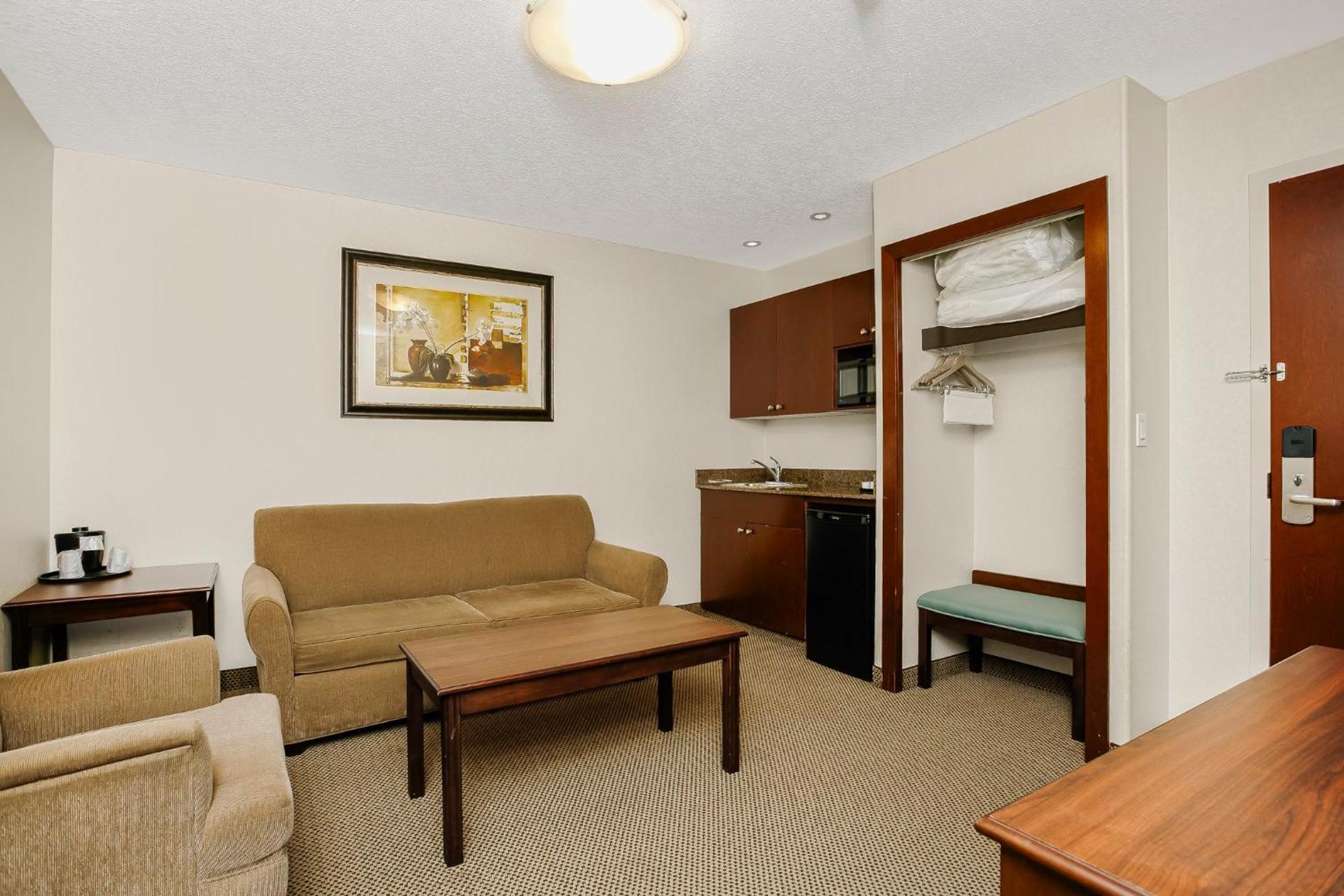 Holiday Inn Express & Suites Whitecourt By Ihg Kültér fotó